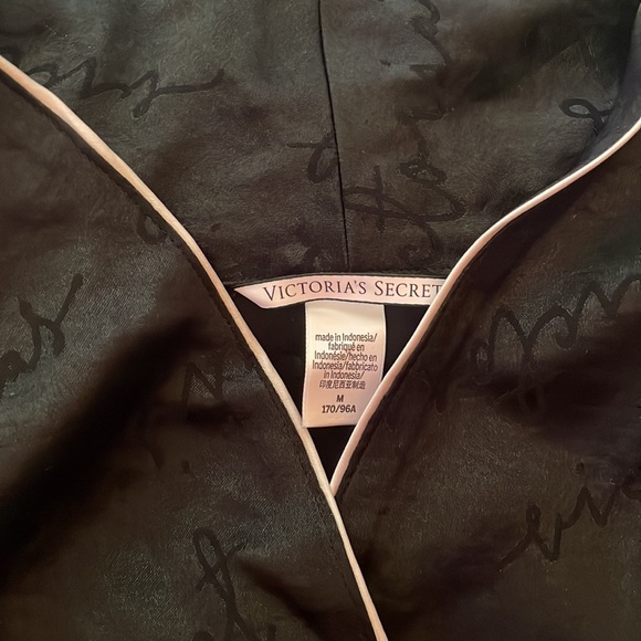 Victoria’s Secret Robe - Picture 2 of 2